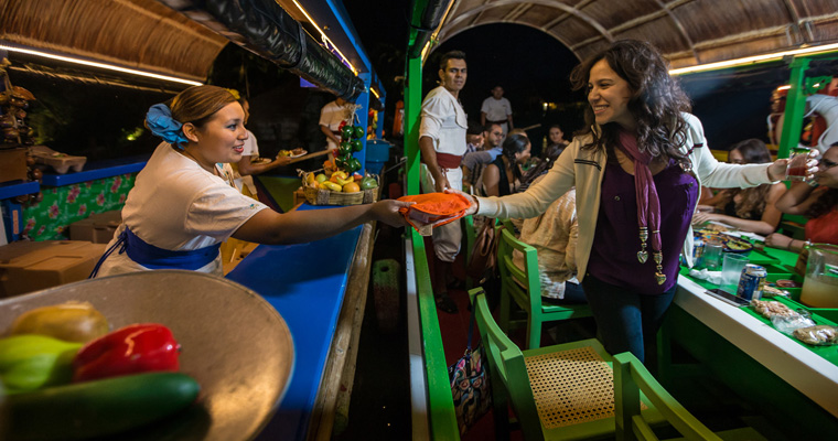 Mexican Dinner Cruise in Xoximilco - Public 